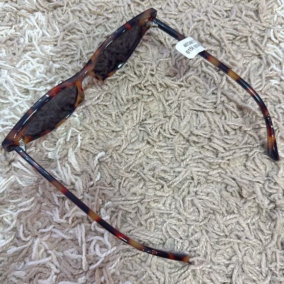NEW URBAN OUTFITTERS Stylish Tortoise Shell Sunglasses - Picture 4 of 6